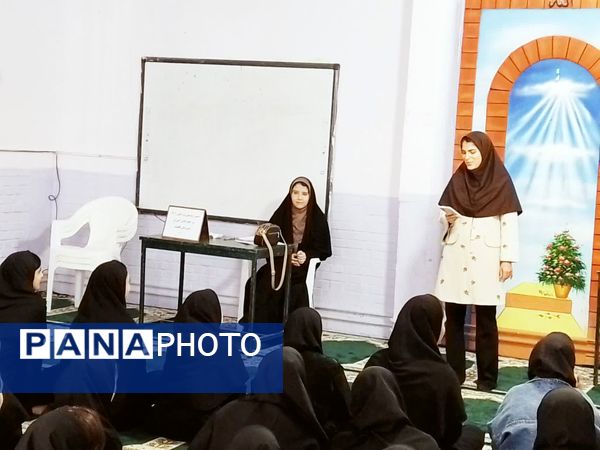 تبادل تجربه برترین‌های کنکور کاشمر در دبیرستان فاطمیه