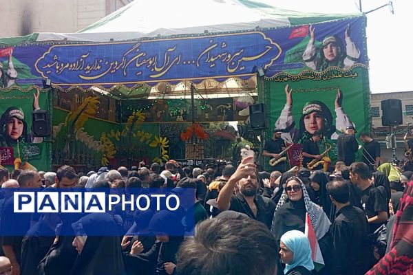 برپایی موکب های مختلف در مسیر پیاده روی اربعین در ناحیه دو شهرری 