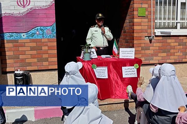 مراسم گرامیداشت هفته نیروی انتظامی در مدارس شهرستان فیروزکوه