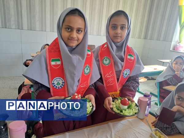 جشن روز جهانی تخم مرغ در دبستان دخترانه الزهرا یزد