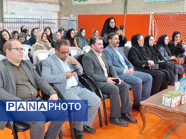 زنگ بهداشت دهان و دندان در دبستان معلم دوره اول نواخته شد