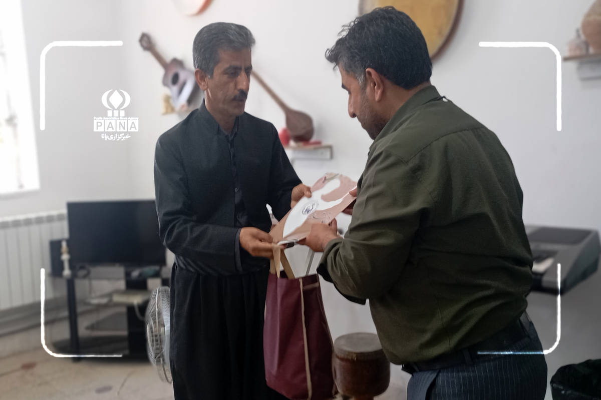تجلیل مدیر کمیته امداد امام خمینی (ره) شهرستان دهگلان از کانونهای فرهنگی و تربیتی دهگلان
