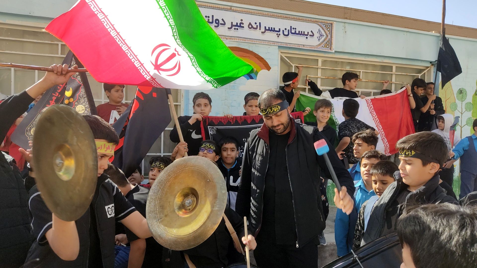 مراسم  گرامیداشت روز دانش آموز در مدارس سما کاشان 