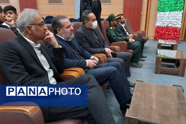 مراسم بدرقه دانش آموزان پسر ناحیه یک و دو شهرری در اردوی راهیان نور 