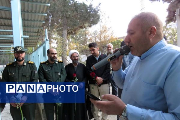 احترام به مقام شهدا با حضور فرماندهان و بسیجیان در گلزار بی‌بی سکینه(س) شهرستان ملارد