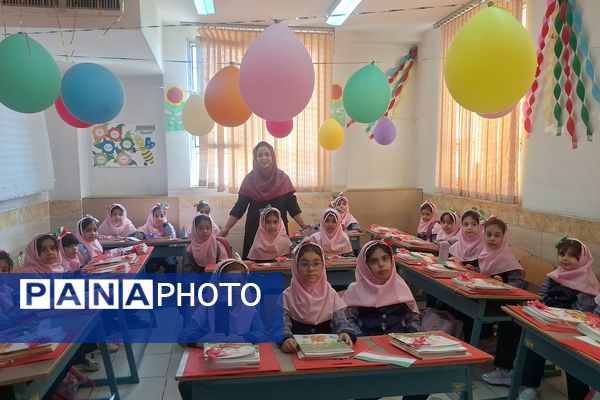 حضور مشاور وزیر آموزش و پرورش گرمابخش محفل شکوفه‌های شیراز
