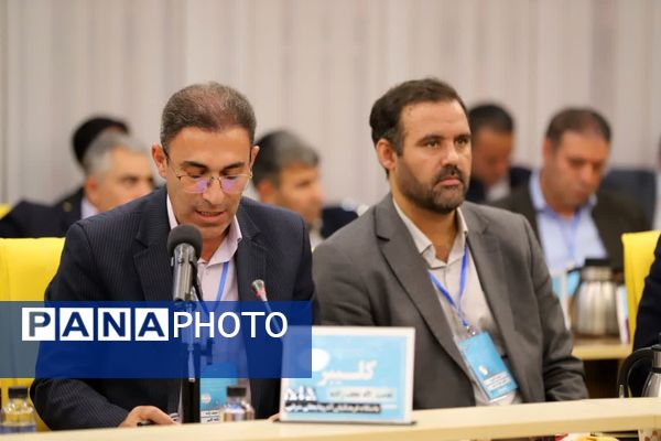 نشست مشترک کمیسیون آموزش، تحقیقات و فناوری مجلس با وزیر آموزش و پرورش 