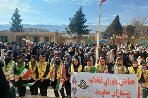 همایش یاوران انقلاب پیشتازان مقاومت در شهرستان ایوان