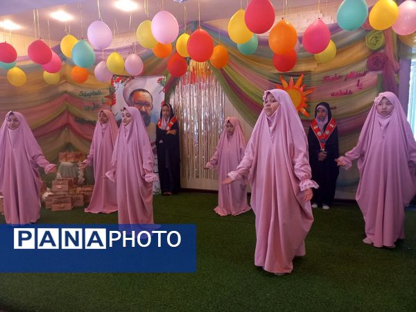 مراسم روز معلم به مناسبت هفته معلم در دبستان شاهد تحقیقی