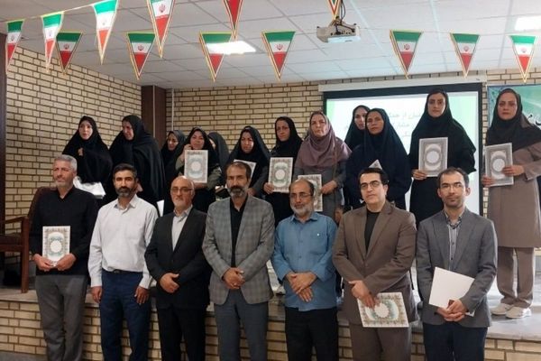 مراسم تجلیل از برگزیدگان مسابقات فرهنگی و هنری در شهرستان ابهر