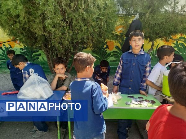 برگزاری بازارچه درون مدرسه‌ای در دبستان مبین شیروان