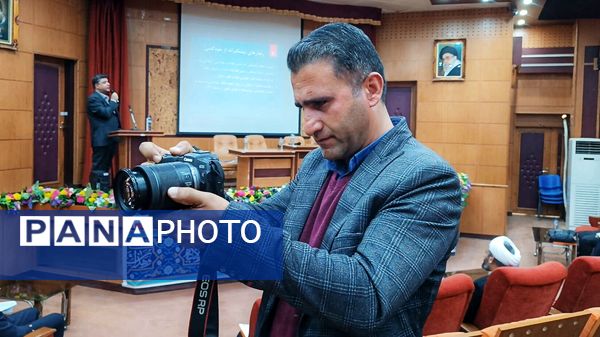 نشست بررسی ابعاد خودکشی و راهکارهای کاهش آن در کهگیلویه‌وبویراحمد