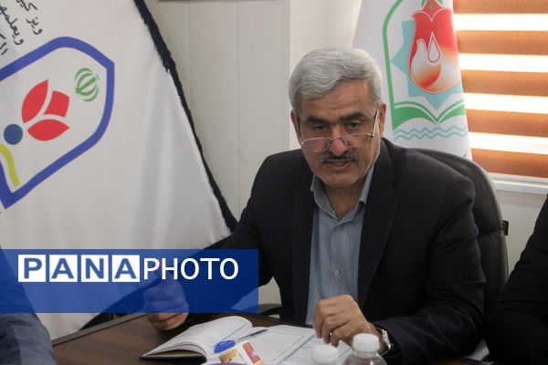 جلسه برنامه‌ریزی بزرگداشت هفته دفاع مقدس در اداره‌کل آموزش و پرورش استان بوشهر