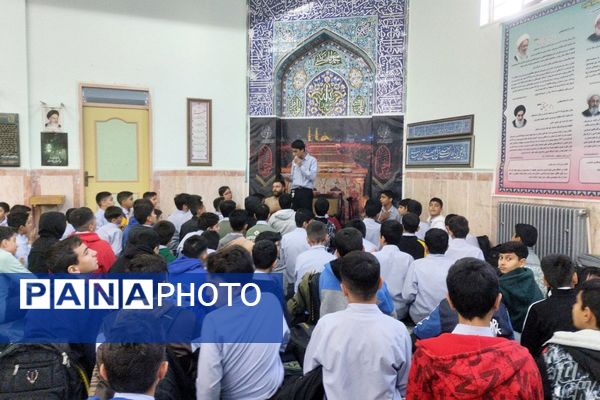 طنین «یا فاطمه(س)» در مدرسه شهید چمران؛ مراسم عزاداری و نماز جماعت به یاد بانوی دو عالم
