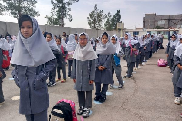 مراسم آغاز سال تحصیلی جدید در دبستان توحید 