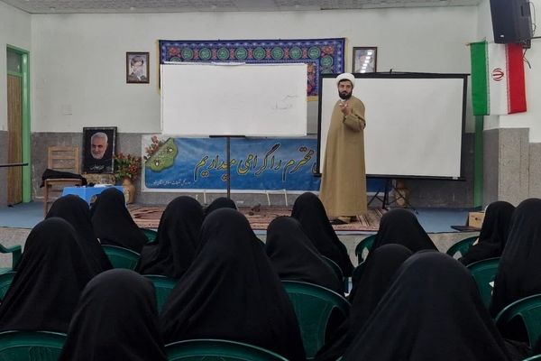 دوره «مسیر معلمی» ویژه دانشجومعلمان دختر در یزد برگزار شد