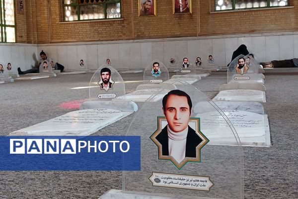 تجدید پیمان دانش‌آموز خبرنگاران پانا با شهدا درهفته دفاع مقدس