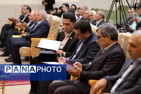 آیین کلنگ‌زنی ۱۶ مدرسه خیرساز در کاشان؛ مشارکت مردمی، حمایت دولتی