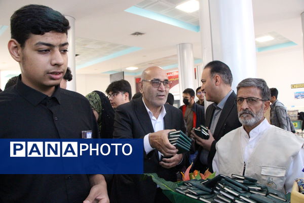 مراسم استقبال از کاروان دانش‌آموزی اعزام به حج عمره در یزد