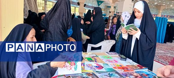 برپایی میز خدمت ادارات مختلف استان در مصلی امام خمینی (ره)