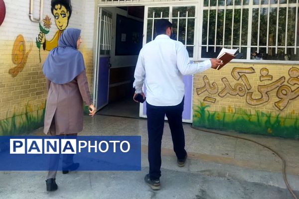 بازدید گروه جهادی از مدارس کم برخوردار ناحیه ۴ شیراز در جهت تحقق عدالت آموزشی 