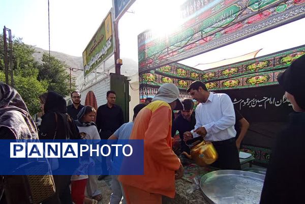 تجمع عاشقان حسینی در پیاده‌روی جاماندگان اربعین 