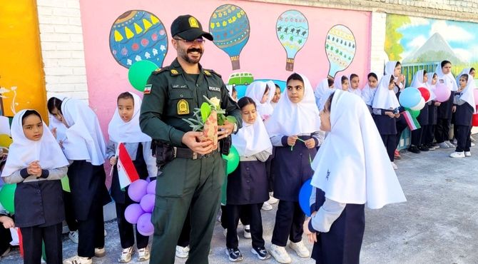 گرامی داشت هفته ی نیروی انتظامی در دبستان دخترانه سما شیروان