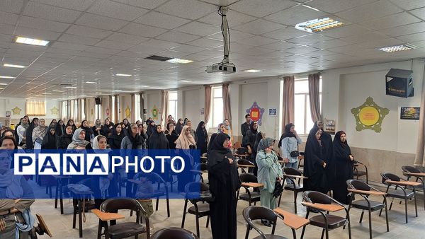 انتخابات انجمن اولیا و مربیان در دبیرستان فاطمیه 
