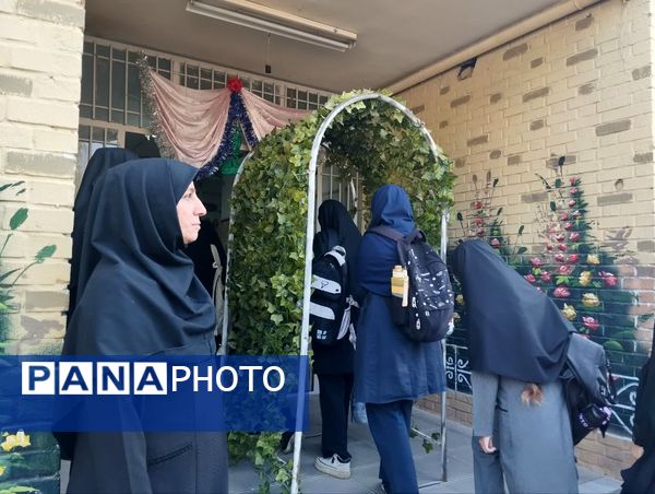 آیین بازگشایی مدارس در مدرسه ازرم مشهد 