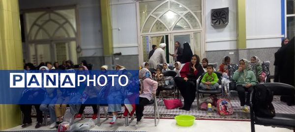 اکران انیمیشن یوز ایرانی رادر حسینیه روستای کاریزک