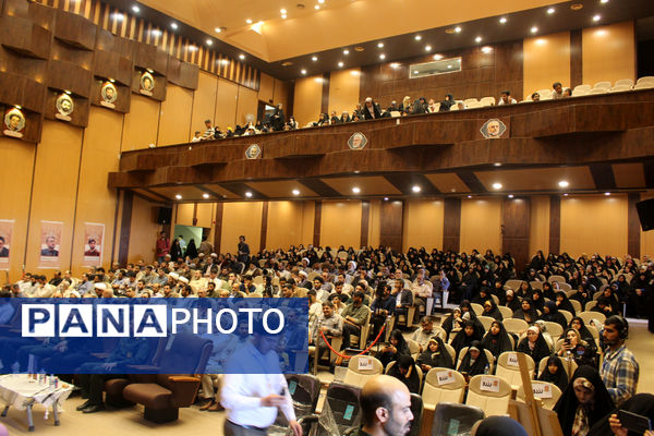 جلوه‌هایی از دومین دوره جشنواره روایت جهاد در قم -1
