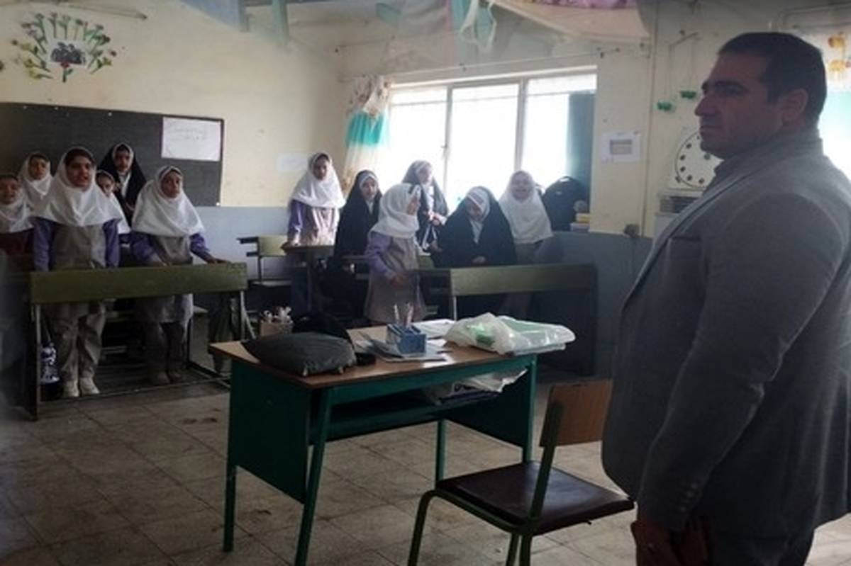 بازدید مدیر آموزش و پرورش نورآباد لرستان از مدارس شهید فکوری و شهید سالاری 
