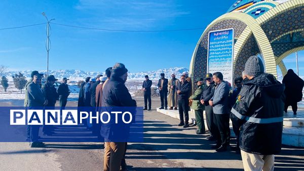 غبار روبی گلزار شهدای گمنام شهرستان باخرز 