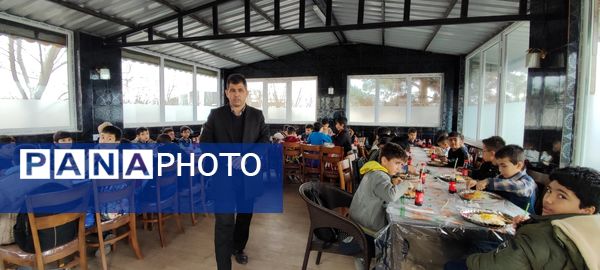 اردوی دانش‌آموزان مدرسه مبین در شهربازی پارک کوثر شیروان