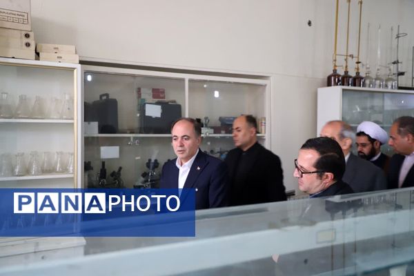 حضور وزیر کشاورزی در مراسم صبحگاهی هنرستان کشاورزی تبریز