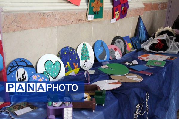 جشنواره هفته مشاغل در هنرستان تقوی پیشگان بهارستان۲