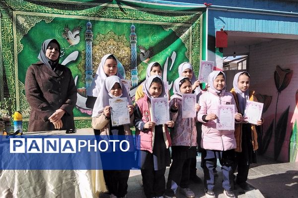 تقدیر از دانش‌آموزان برتر دبستان جعفریه و دبیرستان نمونه سمیه پیشوا