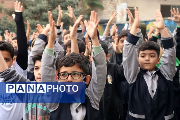 صبحگاه دانش در دبستان خیراندیشان گرگان