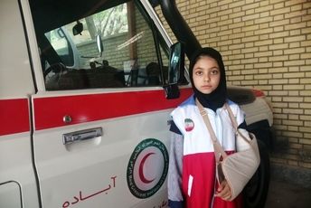 امدادگران هلال احمر در خط مقدم شرافت و فداکاری ایستادند