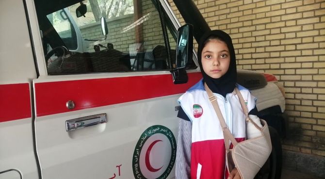 امدادگران هلال احمر در خط مقدم شرافت و فداکاری ایستادند