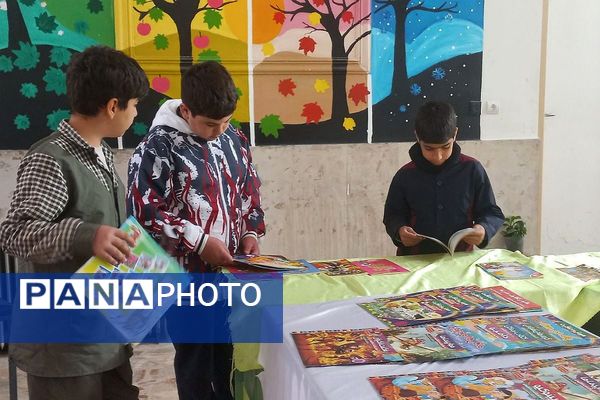 انس باکتاب و کتاب‌خوانی مدرسه باقرالعلوم شهرستان فیروزکوه