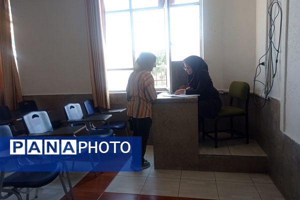 جلسه دیدار معلمان و اولیا در آموزشگاه پویش ناحیه ۳شیراز 