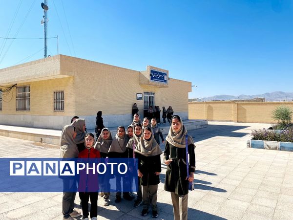  مراسم گرامیداشت هفته پدافند غیر عامل در آموزشگاه آیت الله غفاری 