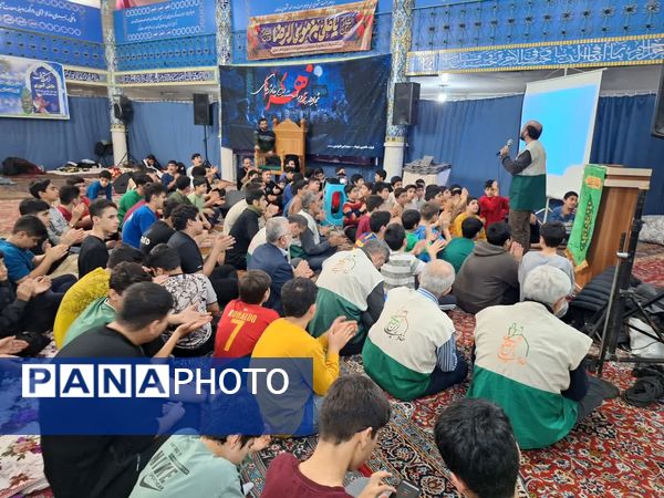 اعتکاف دانش‌آموزی در مسجد جامع قائمشهر