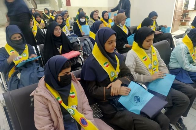 بازدید دانش‌آموزان پیشتاز از سازمان تأمین اجتماعی در راستای تفاهم‌نامه سازمان دانش‌آموزی و تأمین اجتماعی