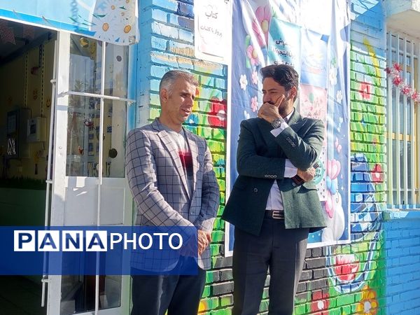 بازارچه کتاب در دبستان سمیه