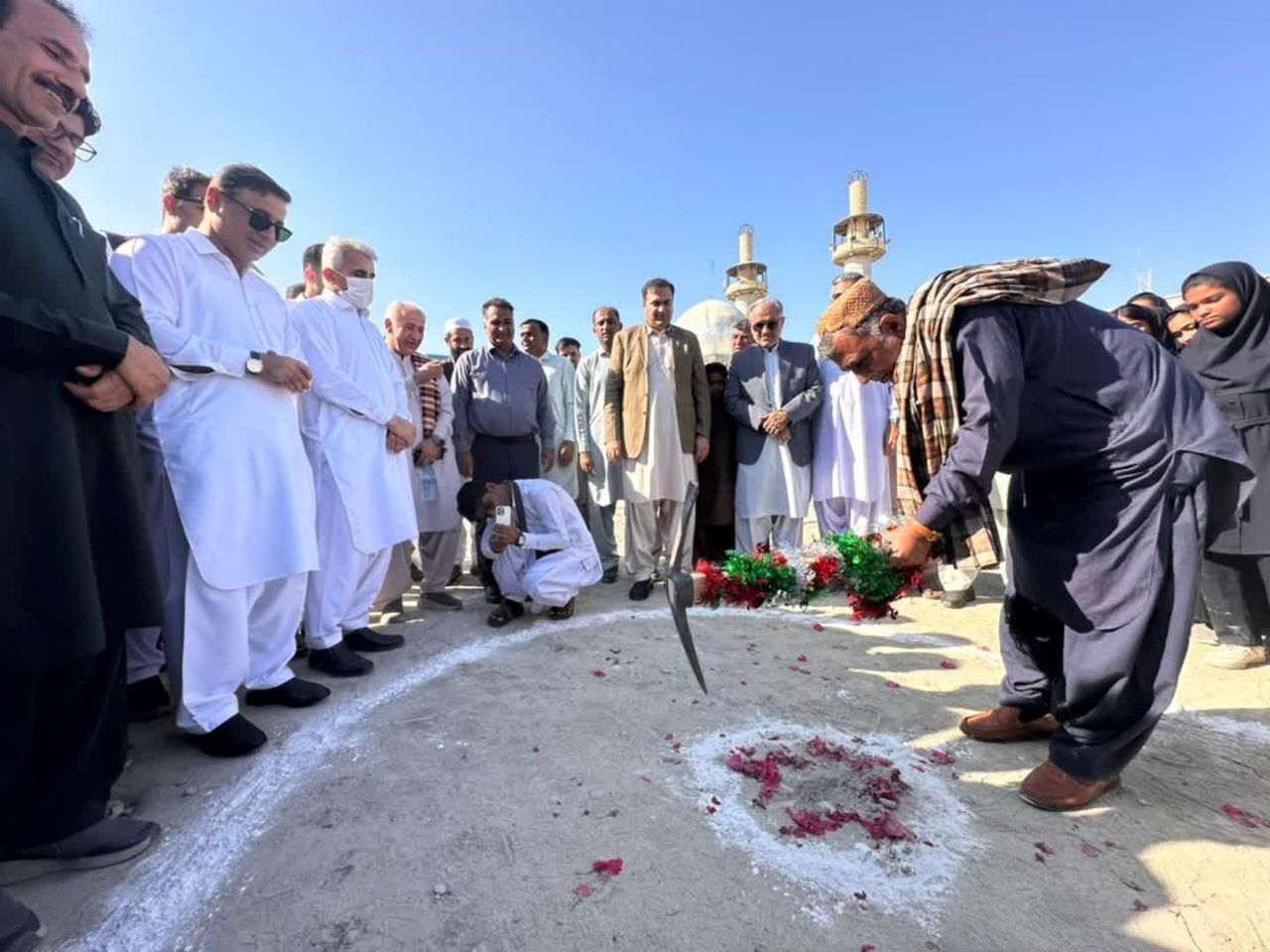 کلنگ احداث دو واحد آموزشی در دشتیاری و پلانِ چابهار به زمین زده شد