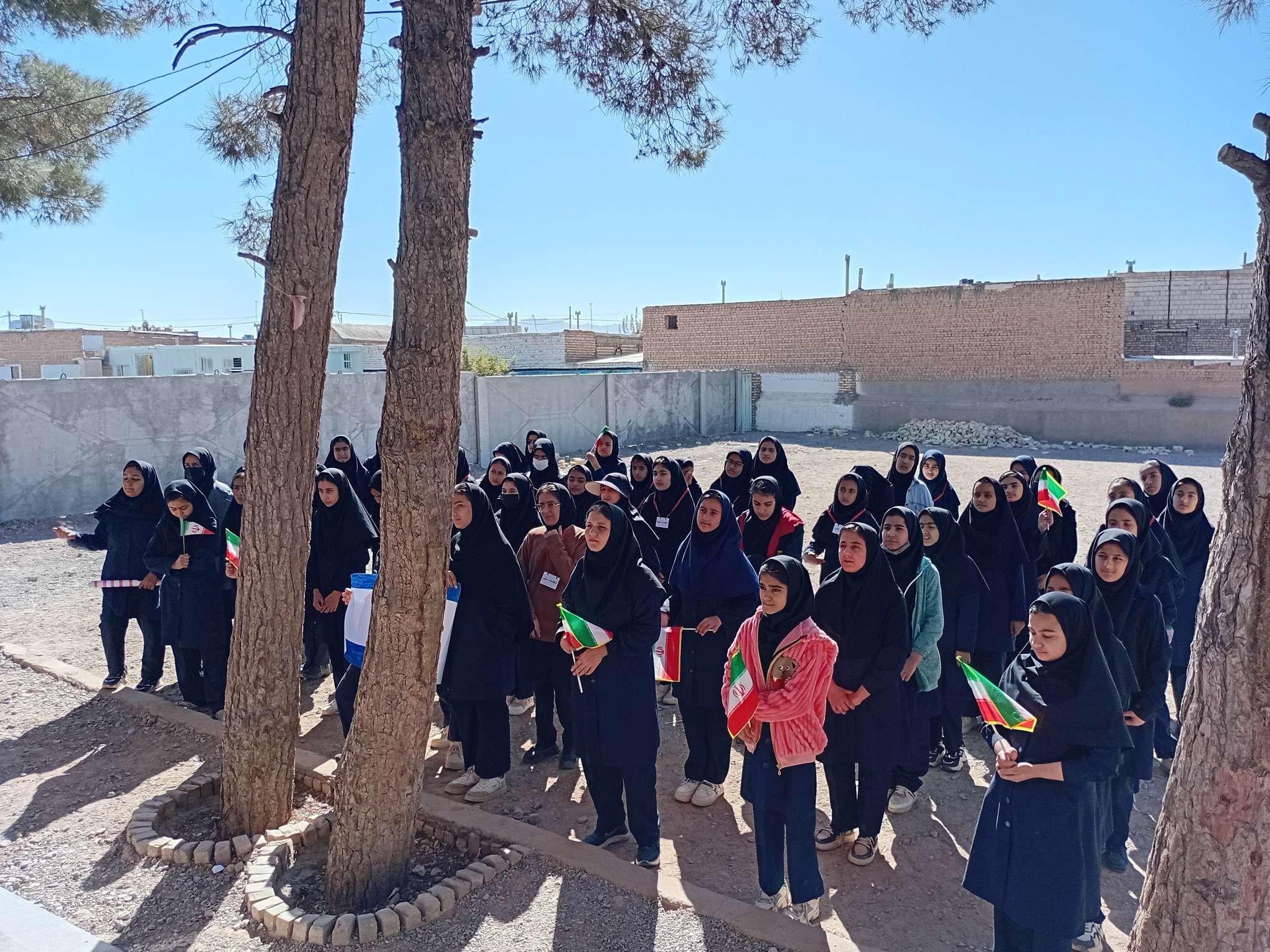 گرامیداشت روز دانش آموز و مراسم شهادت حضرت زهرا س در دبیرستان مادرمهربان خلیل آباد