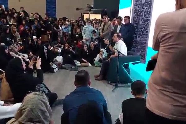 جشن امضای کتاب«ن‌ی‌س‌ت» در مشهد 