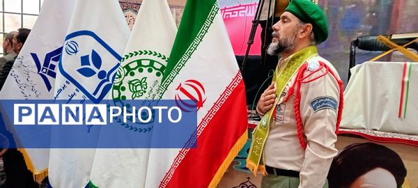 گردهمایی بزرگ دانش‌آموزان دختر مدارس غیر دولتی در همایش یاوران مقاومت یاوران نماز